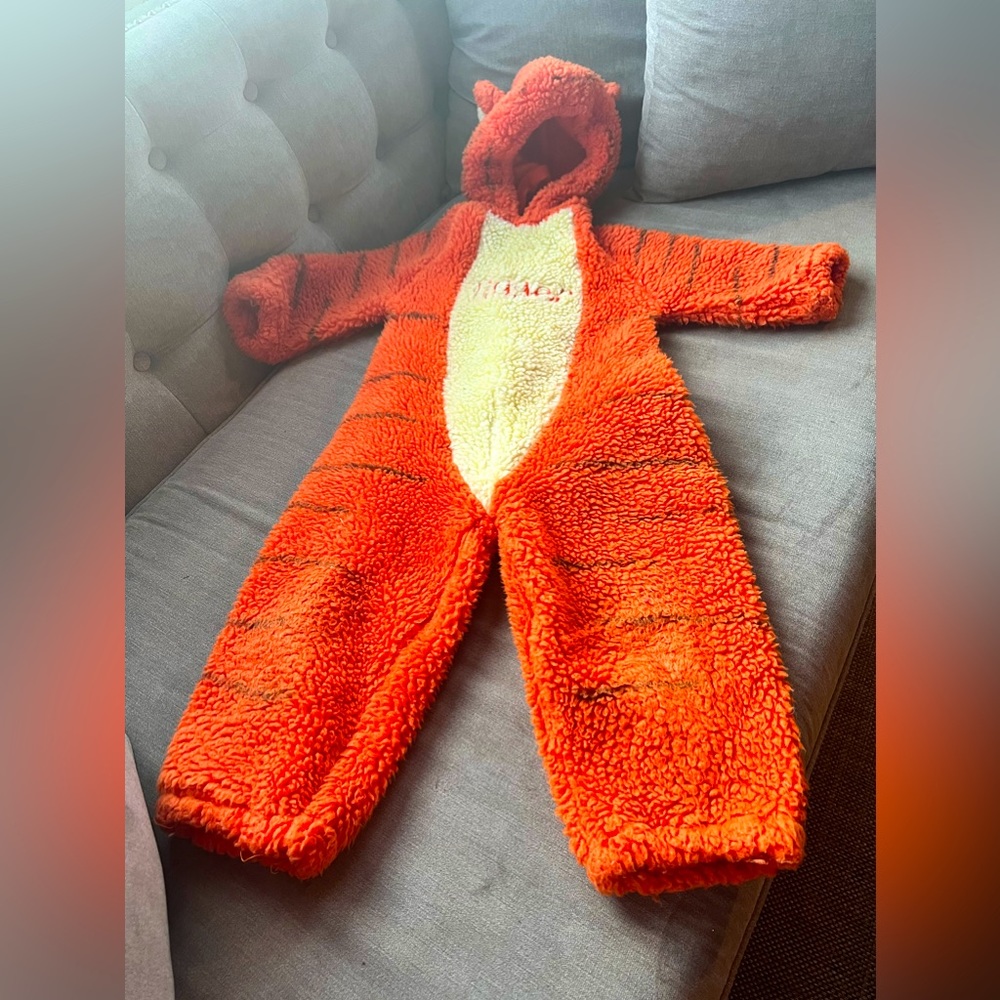 2T to 4T Disney Store Tigger Halloween costume